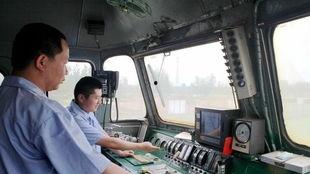 火车司机视频,火车司机视角下的铁路旅程瞬间