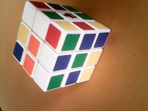 拼魔方视频,跟随视频轻松掌握拼魔方绝技