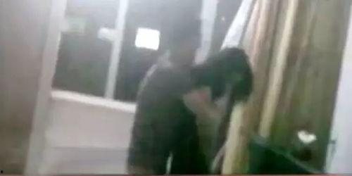 女生强奸男生视频,女生涉嫌强奸男生，视频曝光引发社会关注