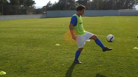 足球视频教学,掌握技巧，提升球技