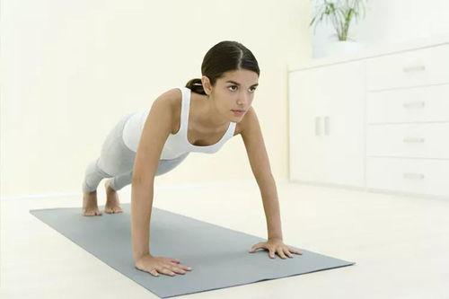 在家做的减肥运动视频,跟随视频轻松塑形