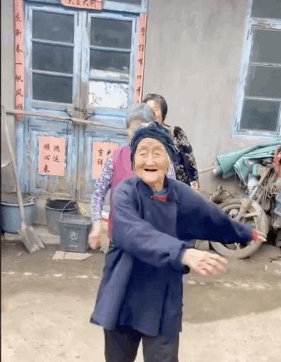 操老太太视频,揭秘养老生活新视角