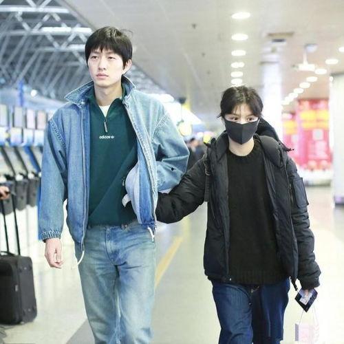 吃瓜顶流竹马后黑岩,后黑岩的逆袭之路