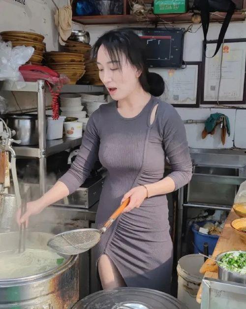 吃瓜爆料面馆老板娘,吃瓜爆料背后的故事