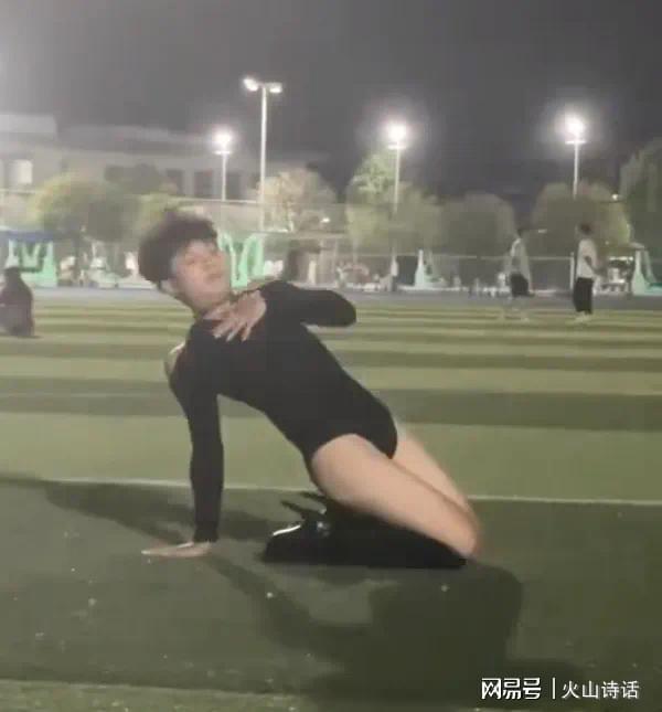 男跳舞视频,揭秘男性舞蹈视频中的风采瞬间