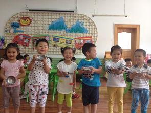 幼儿园小朋友吃饭视频,幼儿园萌娃快乐用餐瞬间